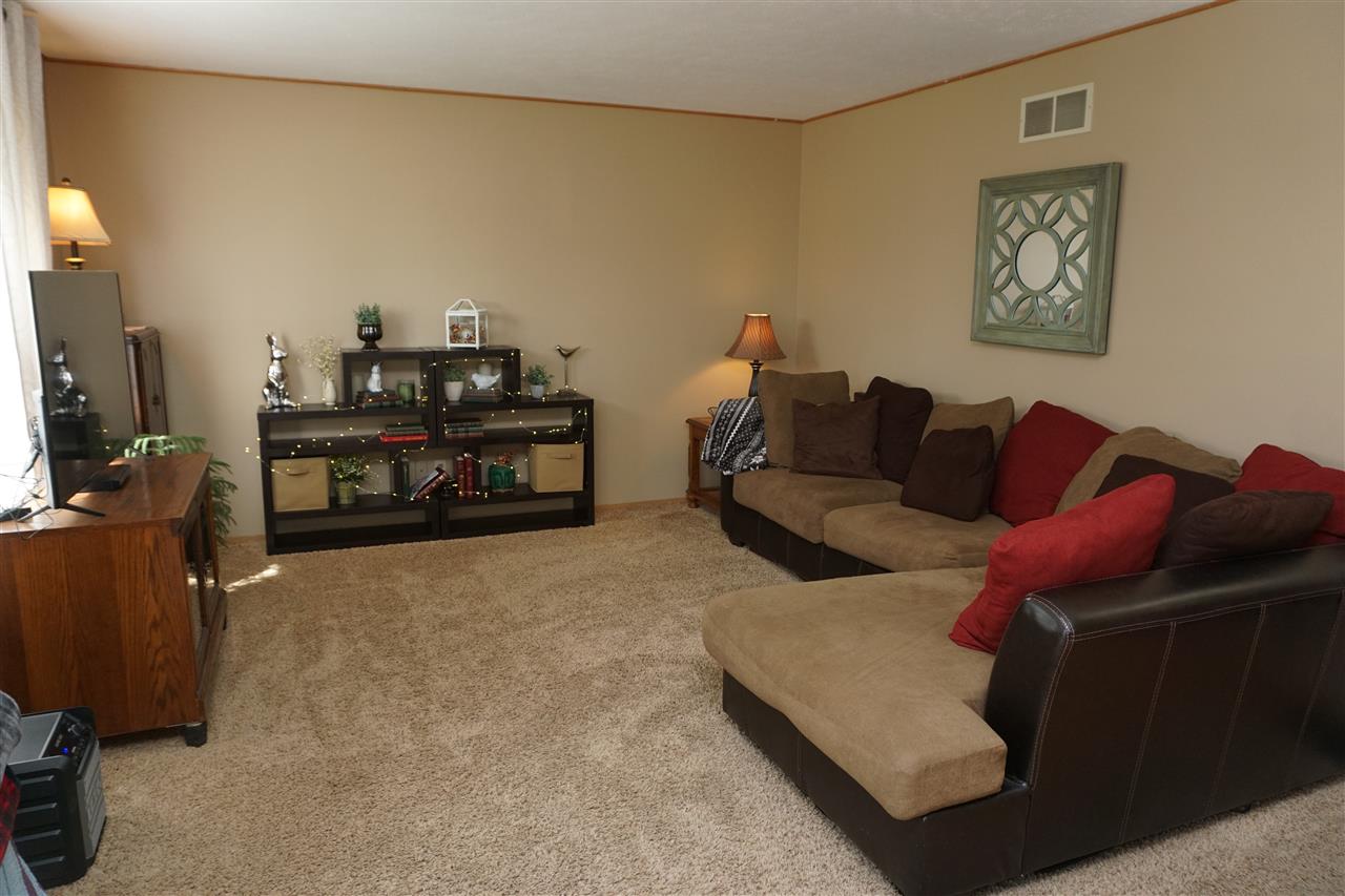 4094 Old Gate Road Rockford, IL 61109 - Photo 2 of 18 Gallery Image 2