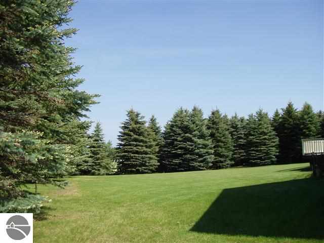 1108 South Ridge Court Traverse City, MI 49696 - Photo 26 of 36 1746463-25.JPG
