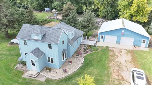 $300,000 | 15815 620th Avenue, Wells, MN 56097