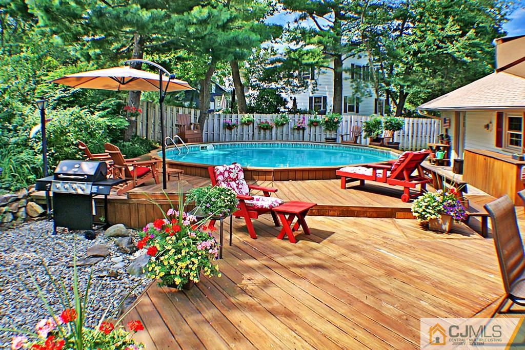 10 Overbrook Road Somerset, NJ 08873 - Photo 22 of 26 an outdoor space with seating