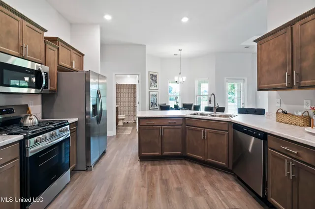 $381,800 | 4147 Olivia Circle West, Olive Branch, MS 38654