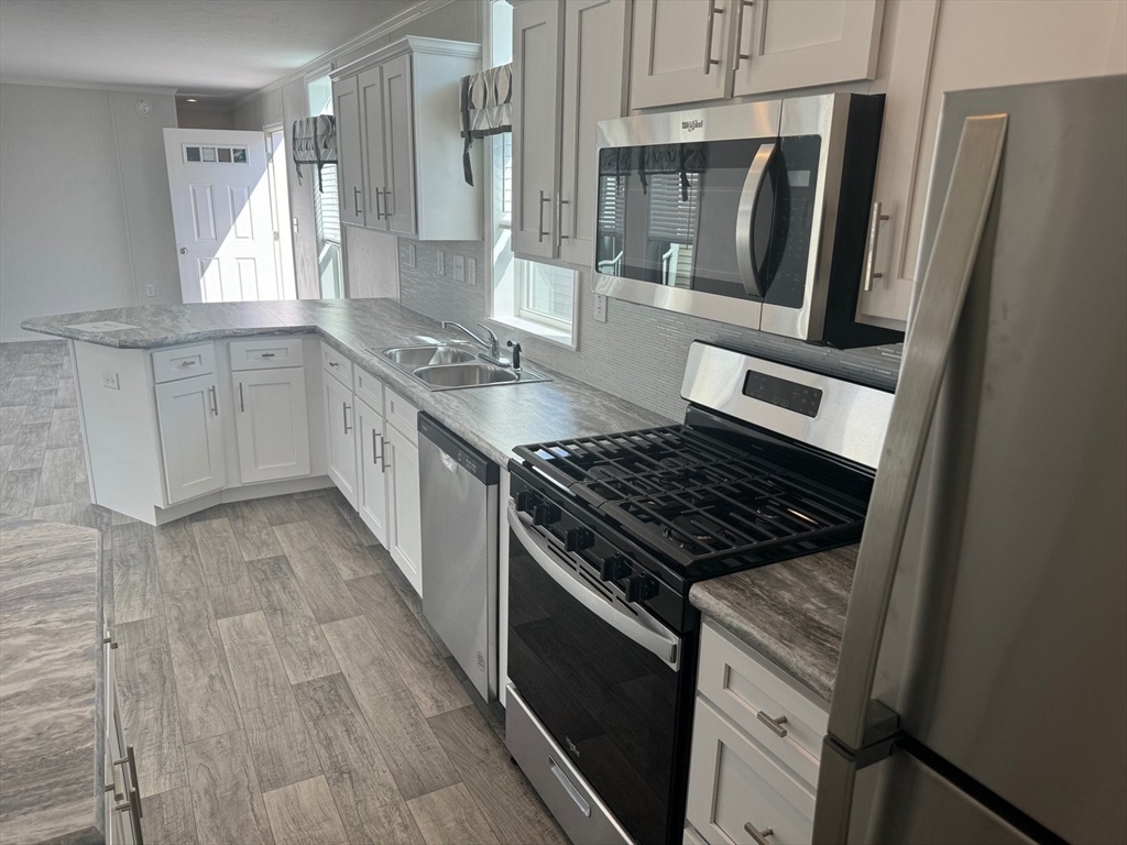 25 Groton School Road, Unit 14 Ayer, MA 01432 - Photo 4 of 11