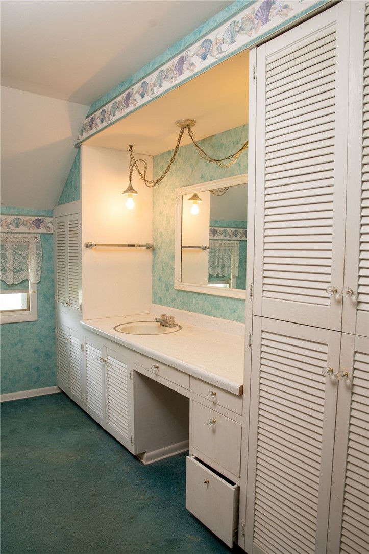 55 North Maple Street Warsaw, NY 14569 - Photo 14 of 33 2nd-floor full bathroom