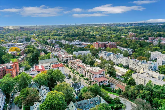 $8,600 | 5 Kensington Terrace, Bronxville, NY 10708