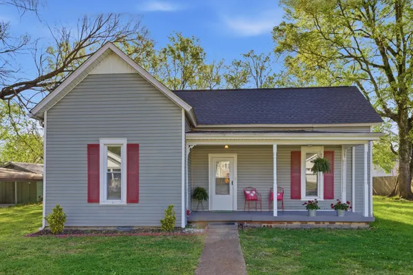 $239,000 | 102 Locust Street, Mount Pleasant, TN 38474
