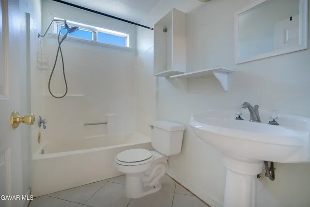 $373,500 | 4015 Triton Drive, Palmdale, CA 93552