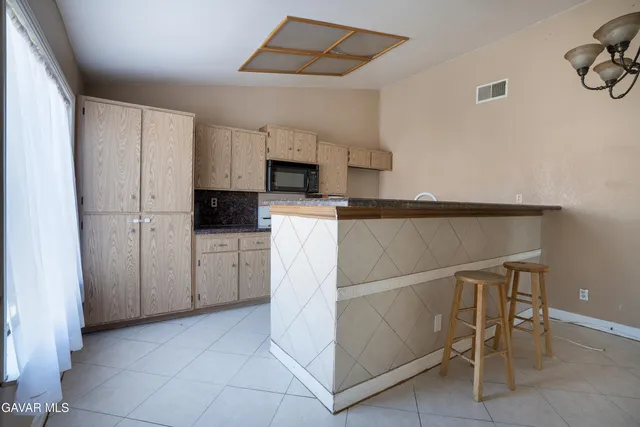 $373,500 | 4015 Triton Drive, Palmdale, CA 93552