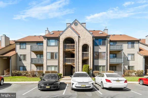 $275,000 | 4708A Dunbarton Road, Unit A, Mount Laurel, NJ 08054