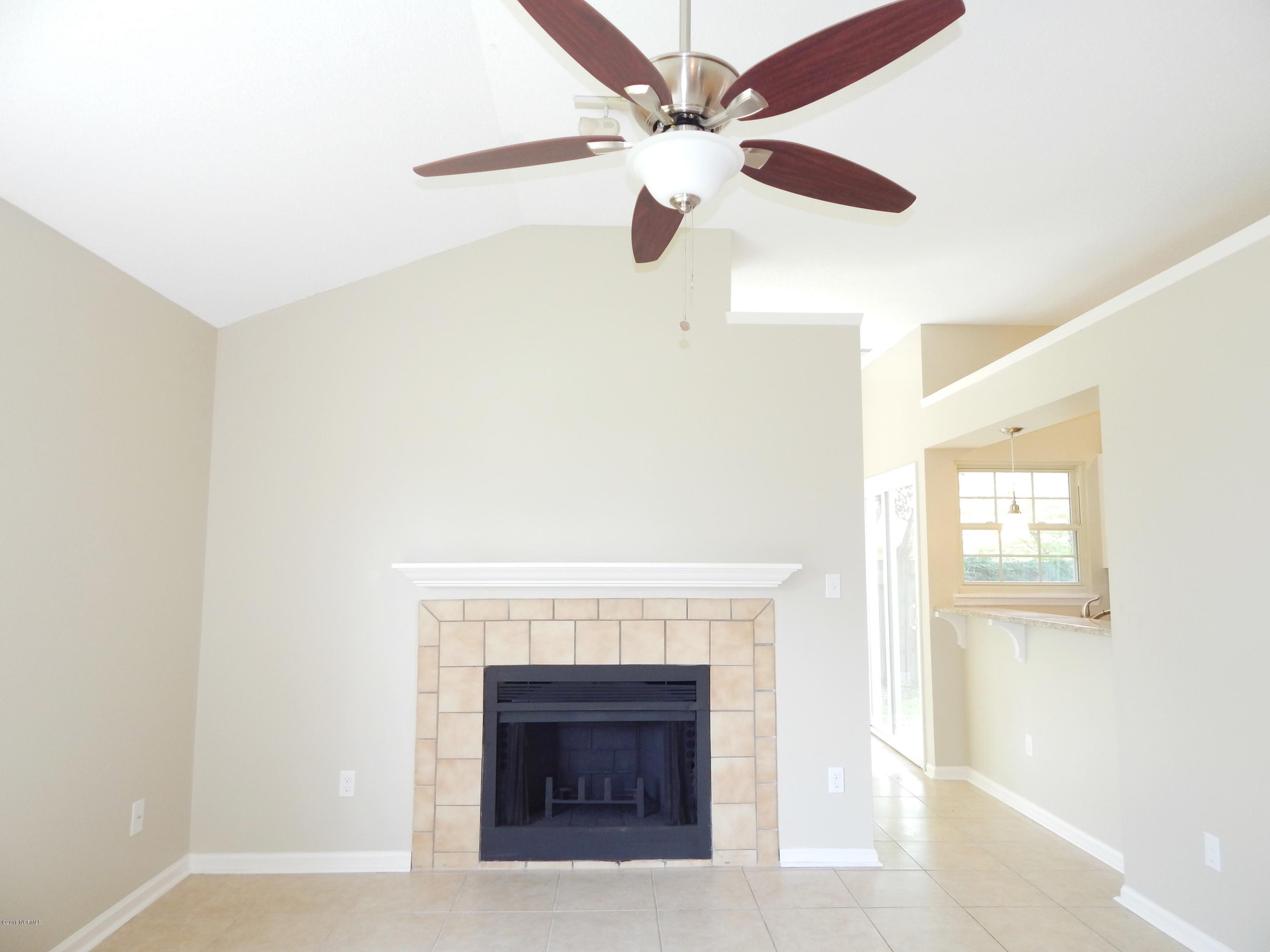 3013 Foxhorn Road Jacksonville, NC 28546 - Photo 3 of 26 DSCN5723