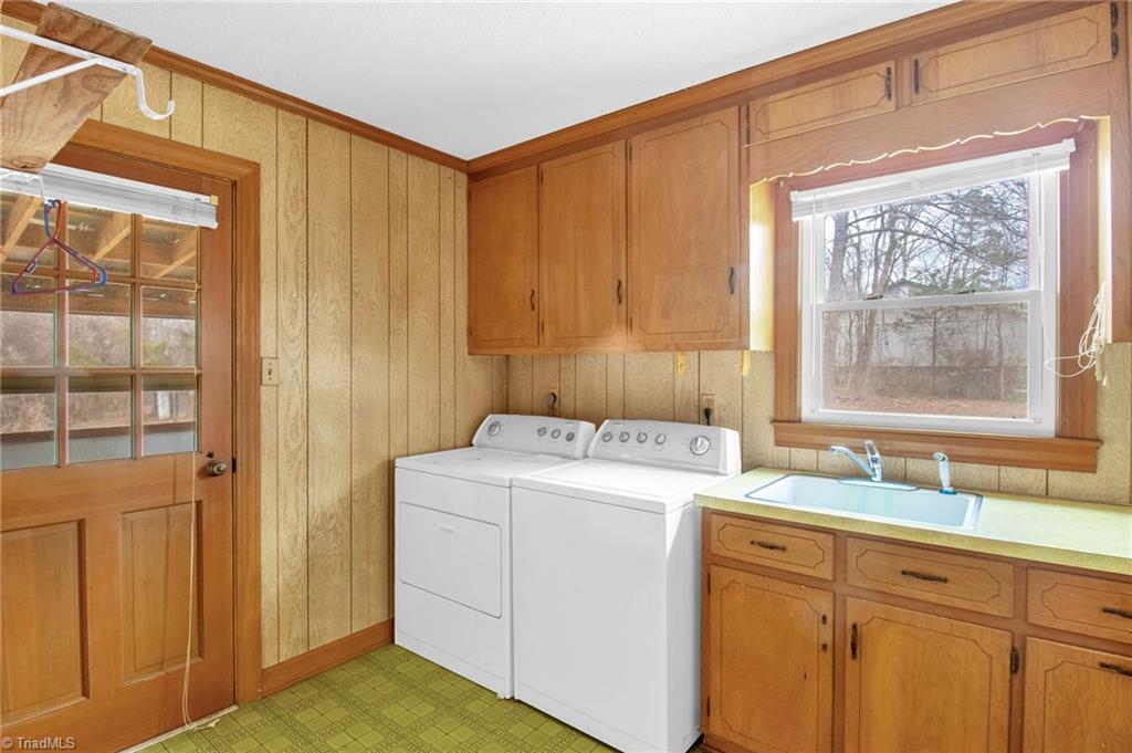 2533 Reedy Creek Road Lexington, NC 27295 - Photo 15 of 31