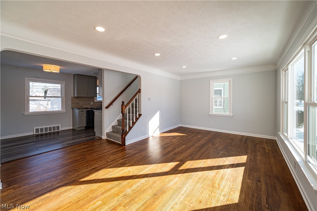 1269 East Miner Road Mayfield Heights, OH 44124 - Photo 3 of 21