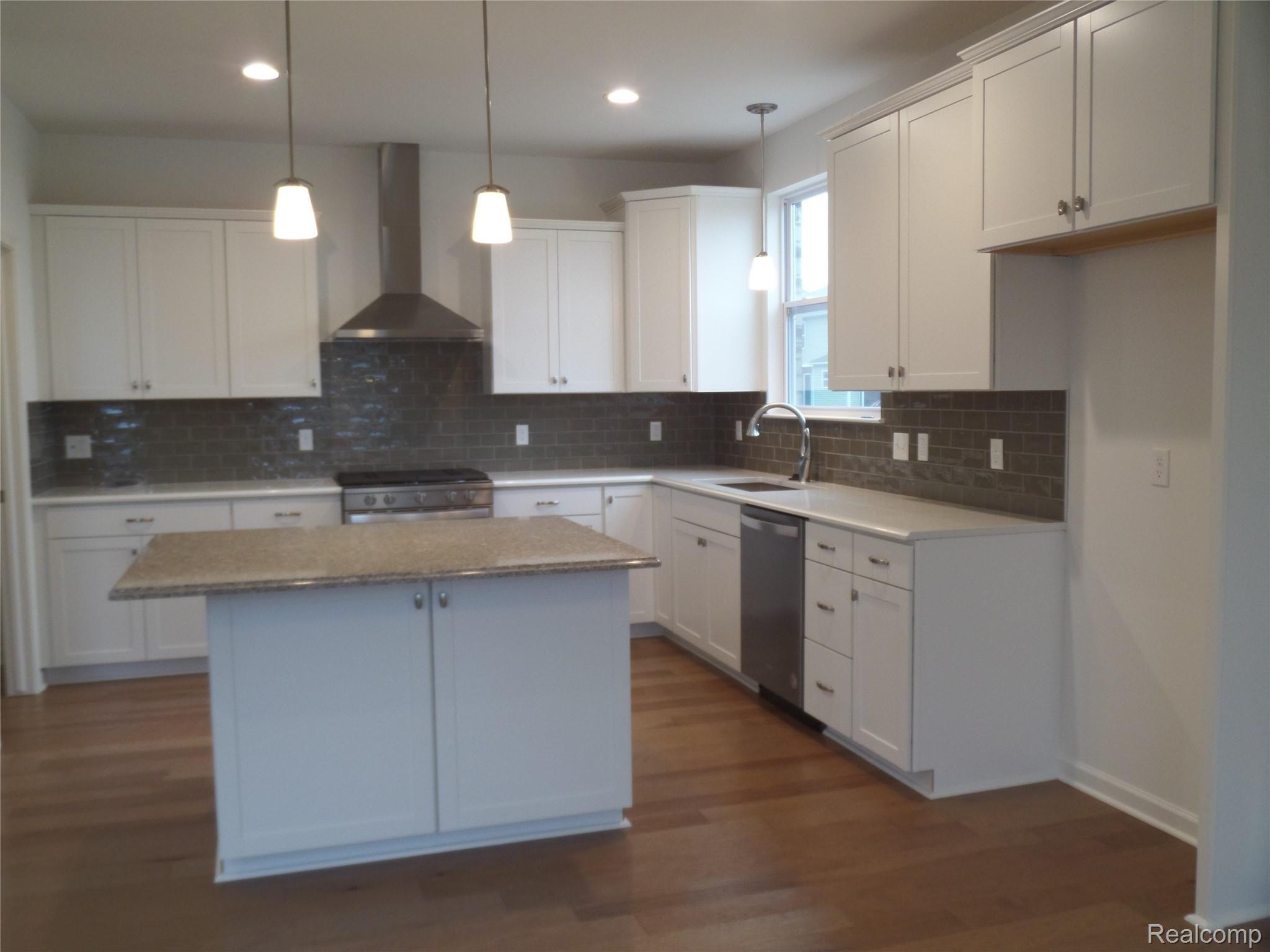 23863 Ravenswood Road Macomb, MI 48042 - Photo 20 of 33 SAM_3777.JPG