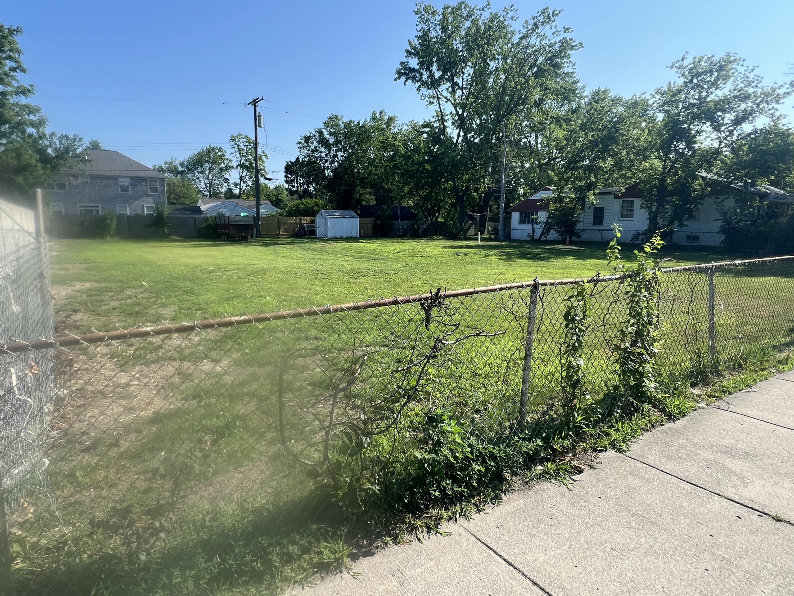 619 East Thirteen Mile Road Royal Oak, MI 48073 - Photo 3 of 4 IMG_5971