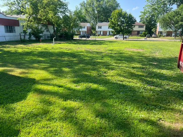 $220,000 | 619 East Thirteen Mile Road, Royal Oak, MI 48073