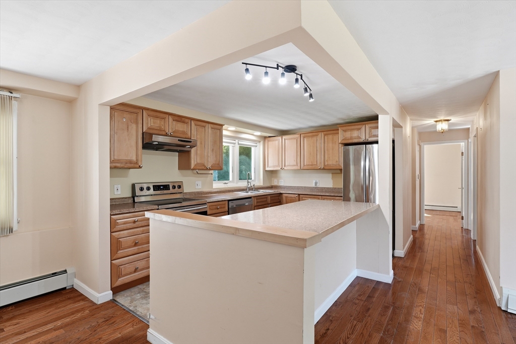 37 Princeton Street Danvers, MA 01923 - Photo 11 of 40
