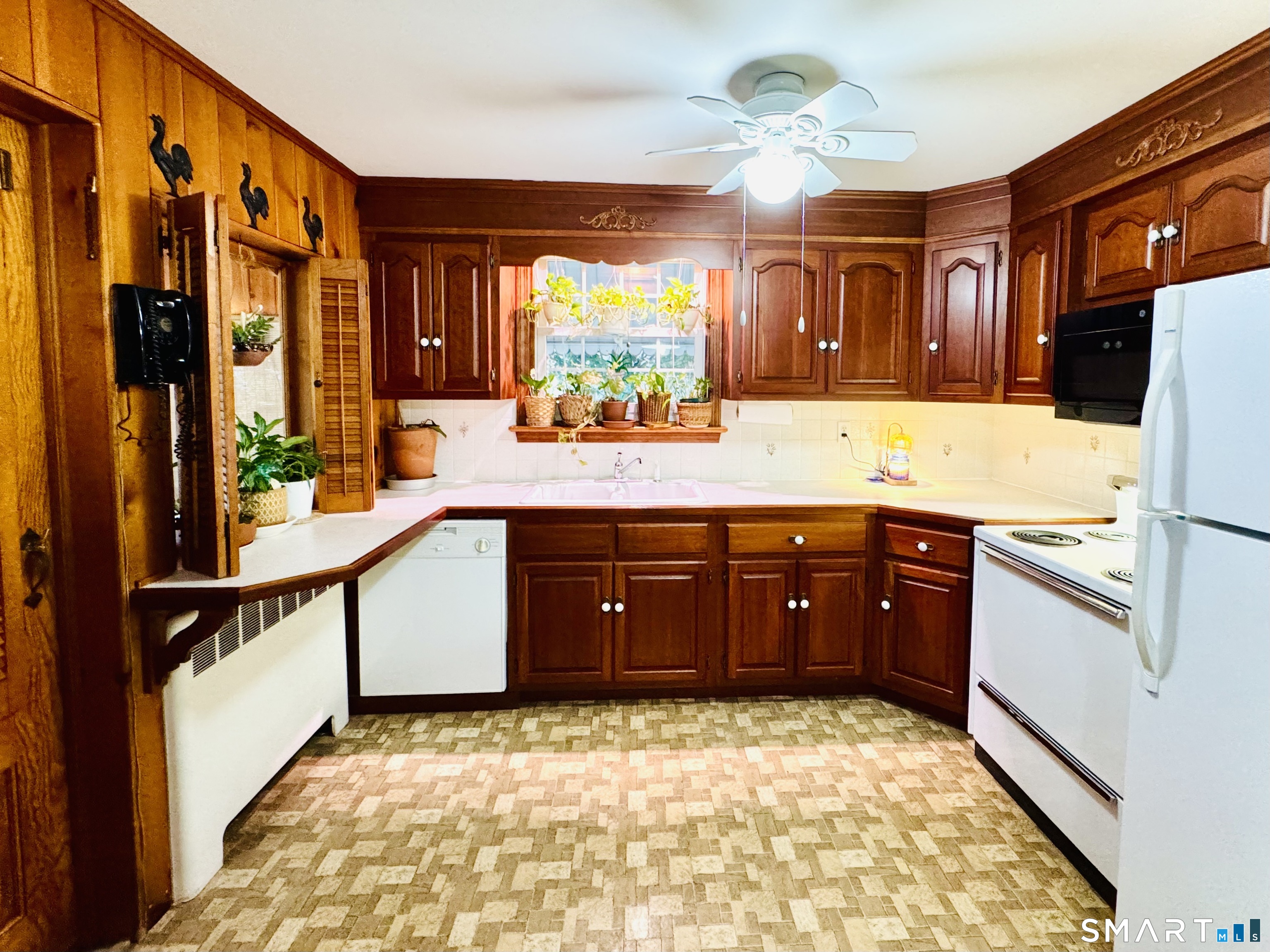 253 Kneeland Road New Haven, CT 06512 - Photo 11 of 42