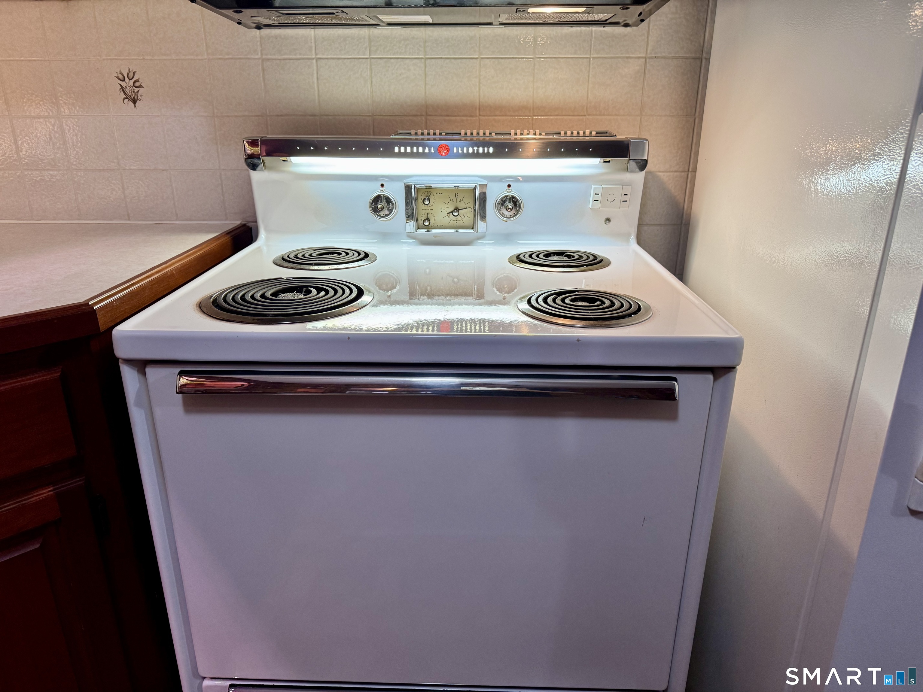 253 Kneeland Road New Haven, CT 06512 - Photo 13 of 42