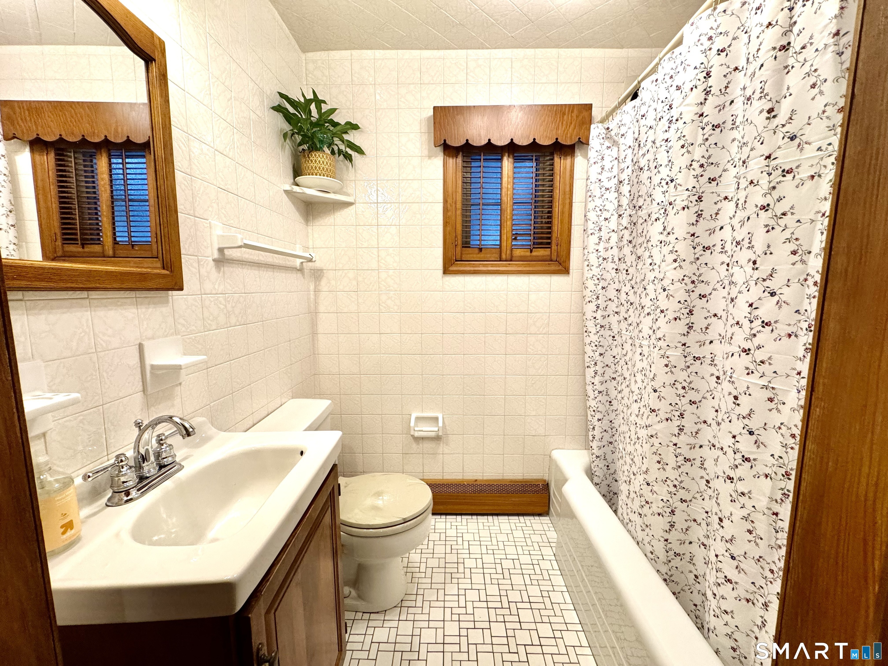 253 Kneeland Road New Haven, CT 06512 - Photo 20 of 42