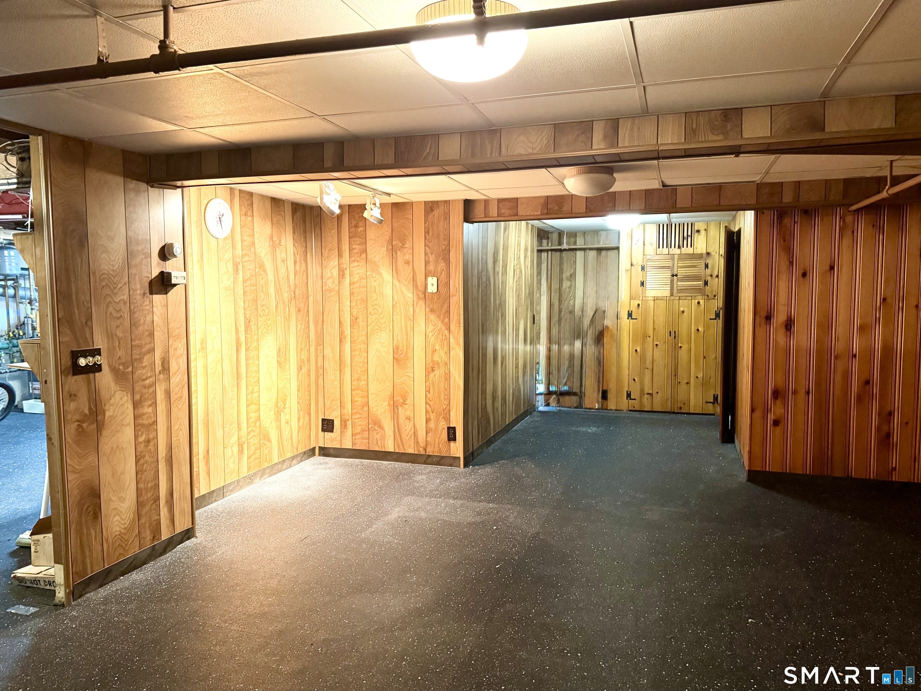 253 Kneeland Road New Haven, CT 06512 - Photo 33 of 42