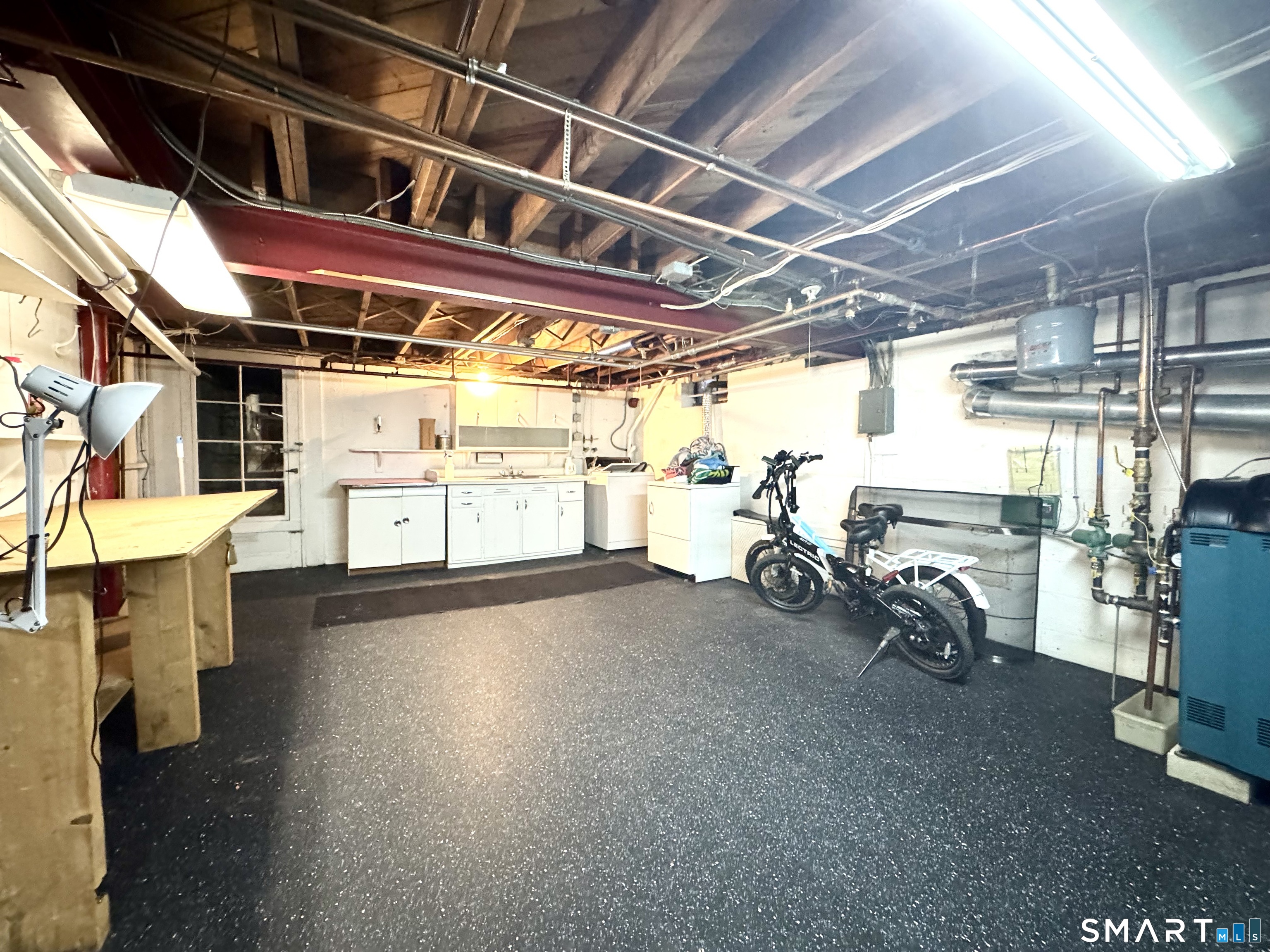 253 Kneeland Road New Haven, CT 06512 - Photo 35 of 42