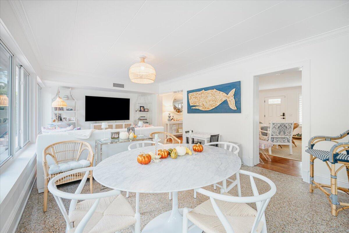 289 Beverly Road West Palm Beach, FL 33405 - Photo 5 of 14 02-20241025-DSC02561
