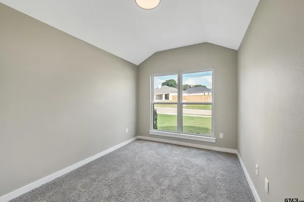 $309,560 | 16418 Crossing Circle, Lindale, TX 75771