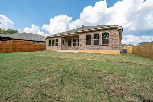 $309,560 | 16418 Crossing Circle, Lindale, TX 75771