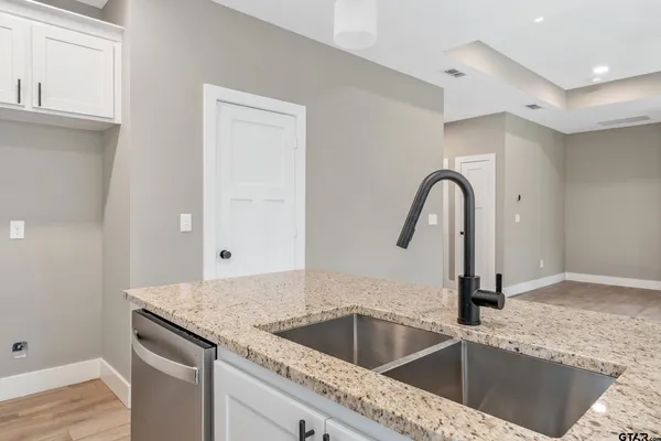 $309,560 | 16418 Crossing Circle, Lindale, TX 75771