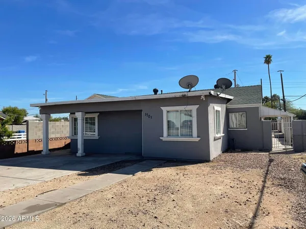 $1,999 | 1701 East Harvard Street, Unit FRNT HS, Phoenix, AZ 85006