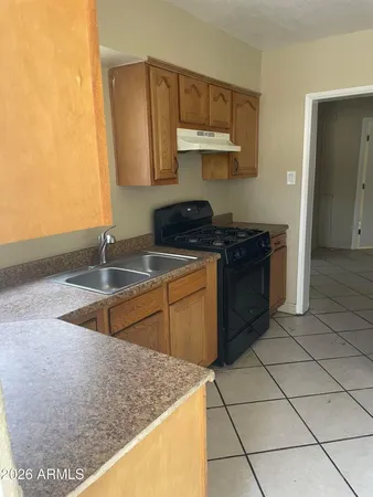 $1,999 | 1701 East Harvard Street, Unit FRNT HS, Phoenix, AZ 85006