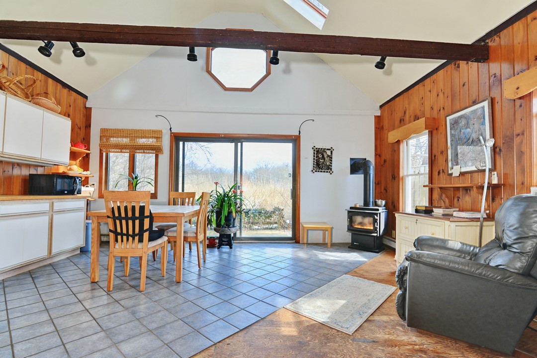 4437 Old Post Road Charlestown, RI 02813 - Photo 7 of 32