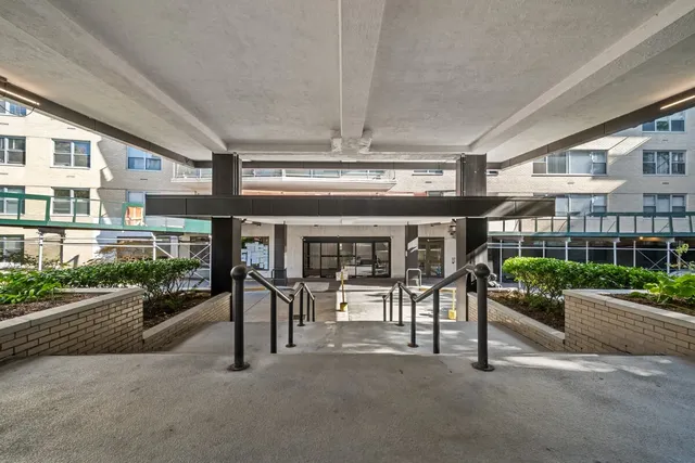 $1,095,000 | 2500 Johnson Avenue, Unit 2NP | Spuyten Duyvil