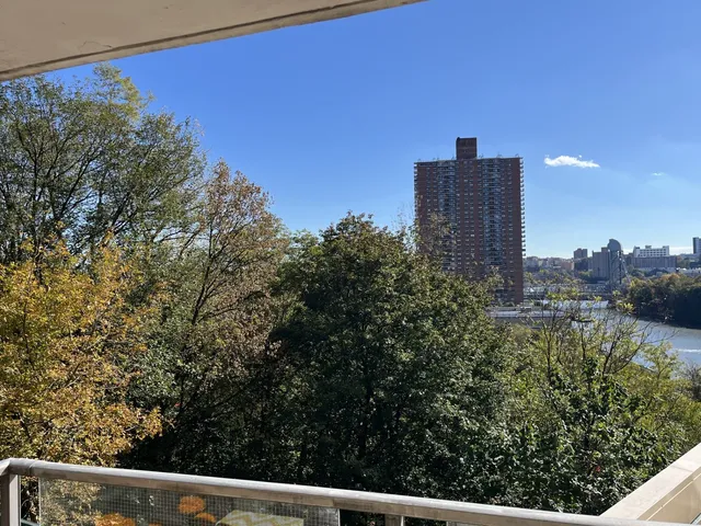 $1,095,000 | 2500 Johnson Avenue, Unit 2NP | Spuyten Duyvil