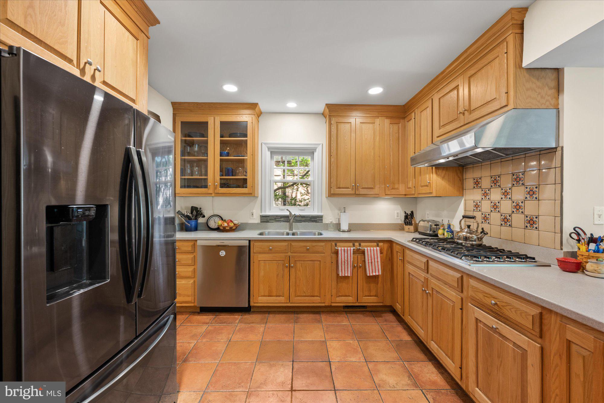 3609 Appleton Street Northwest Washington, DC 20008 - Photo 13 of 34 Dual wall ovens