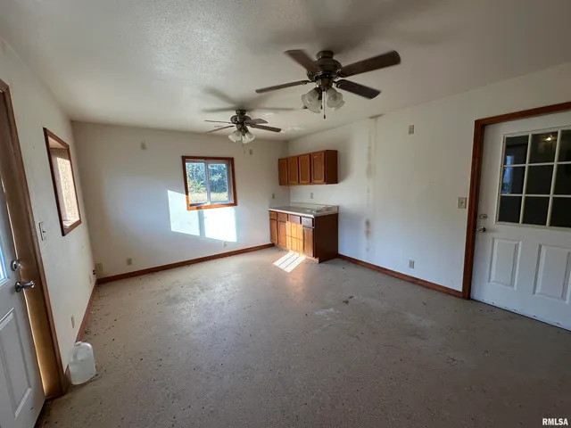 $825,000 | 5446 North 1700th Street, Dieterich, IL 62424