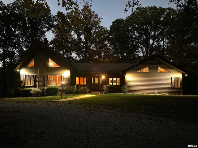 $825,000 | 5446 North 1700th Street, Dieterich, IL 62424