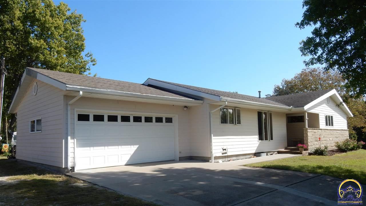1166 225 Road Elmdale, KS 66850 - Photo 4 of 98