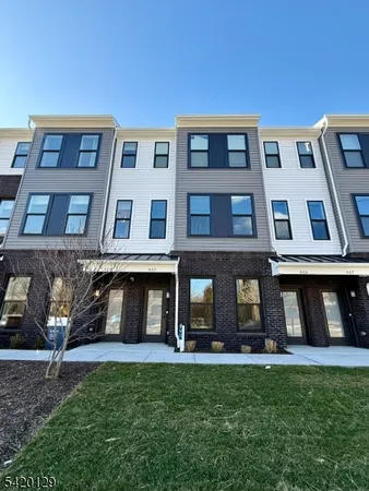 $3,900 | 400 Willow Street, Unit 405, Kearny, NJ 07032