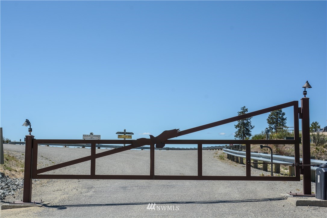 294 Hawks Ridge Road Chelan, WA 98816 - Photo 17 of 19 Gallery Image 17