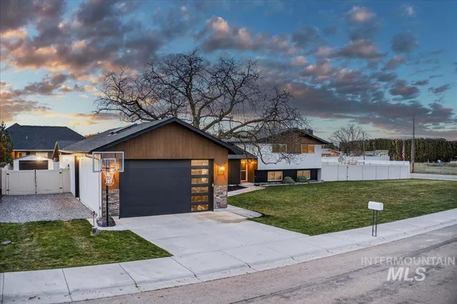 $724,900 | 4393 North Edelweiss Street, Boise, ID 83713