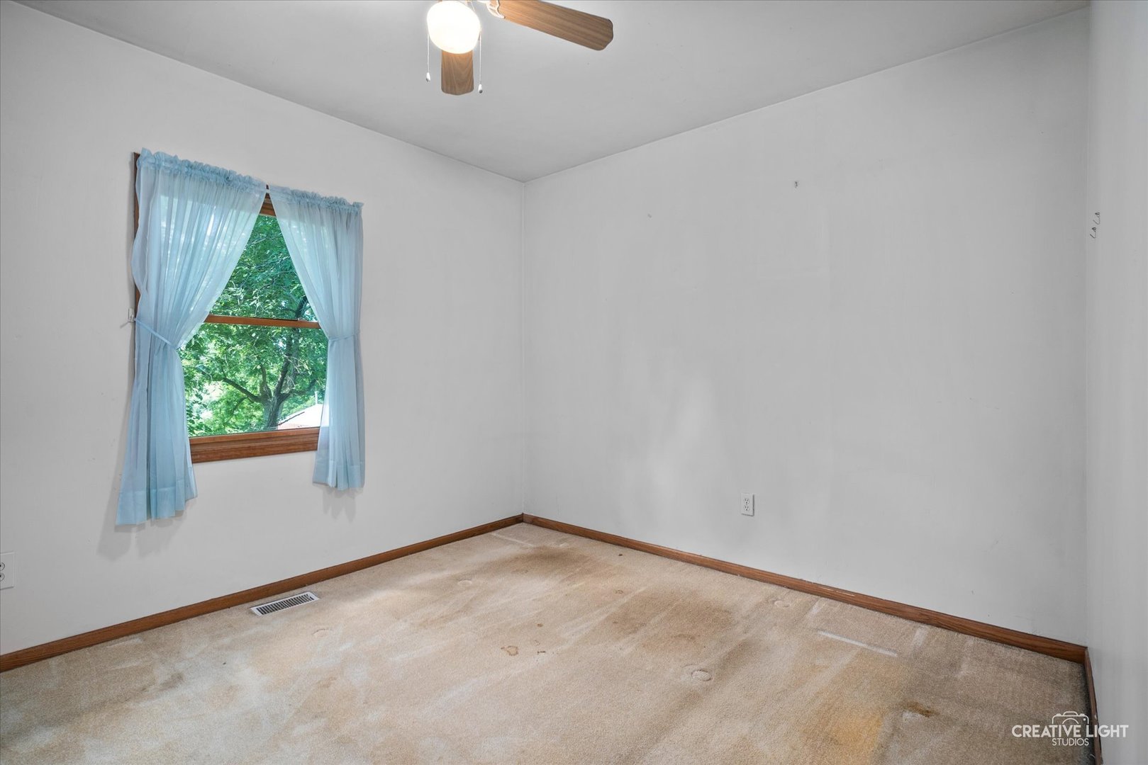 1481 B Collins Road Oswego, IL 60543 - Photo 11 of 37 Gallery Image 11