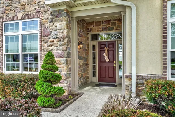 $525,000 | 1220 Gardenia Drive, Windsor, PA 17366