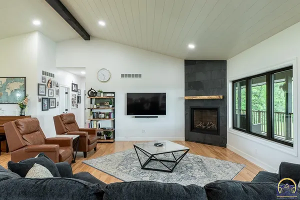 $698,000 | 13130 K-4 Hwy Valley Falls, Valley Falls, KS 66088