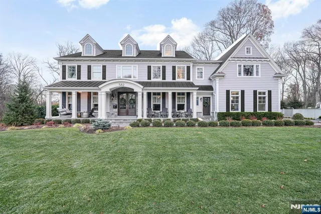 $3,295,000 | 582 Cresthaven Road, Wyckoff, NJ 07481