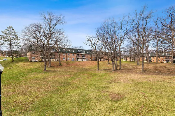 $179,900 | 10041 Walnut Terrace, Unit 31307, Palos Hills, IL 60465