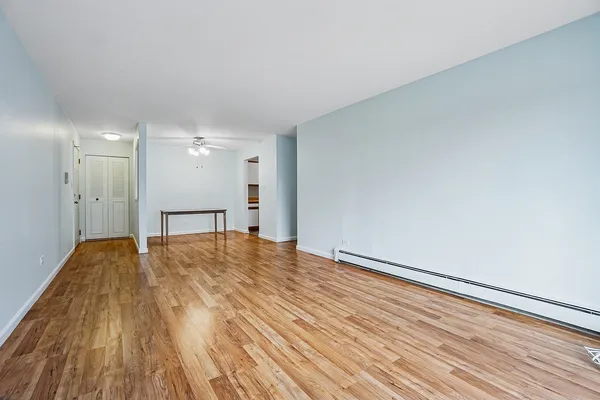 $179,900 | 10041 Walnut Terrace, Unit 31307, Palos Hills, IL 60465