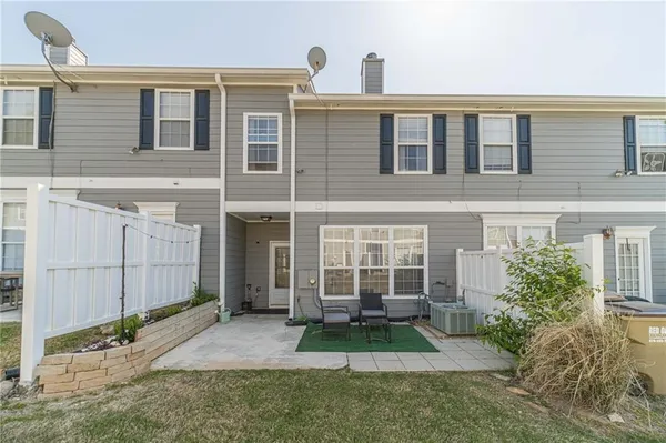 $2,400 | 6436 Portside Way, Flowery Branch, GA 30542