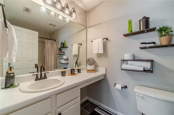 $2,400 | 6436 Portside Way, Flowery Branch, GA 30542