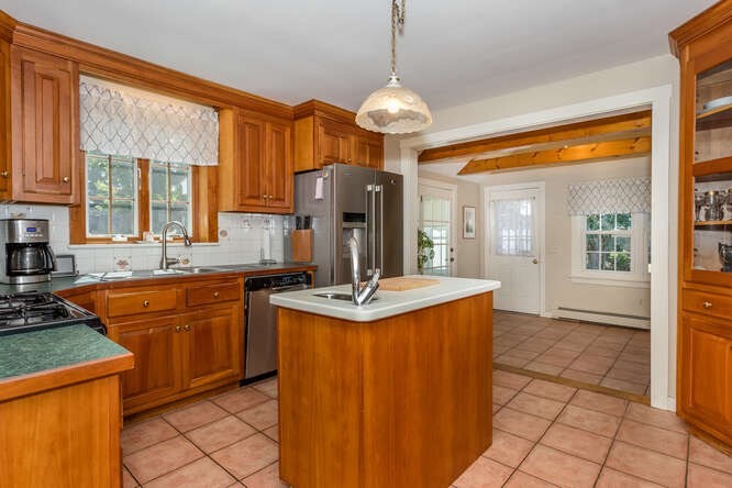 278 Norfolk Street Canton, MA 02021 - Photo 7 of 27