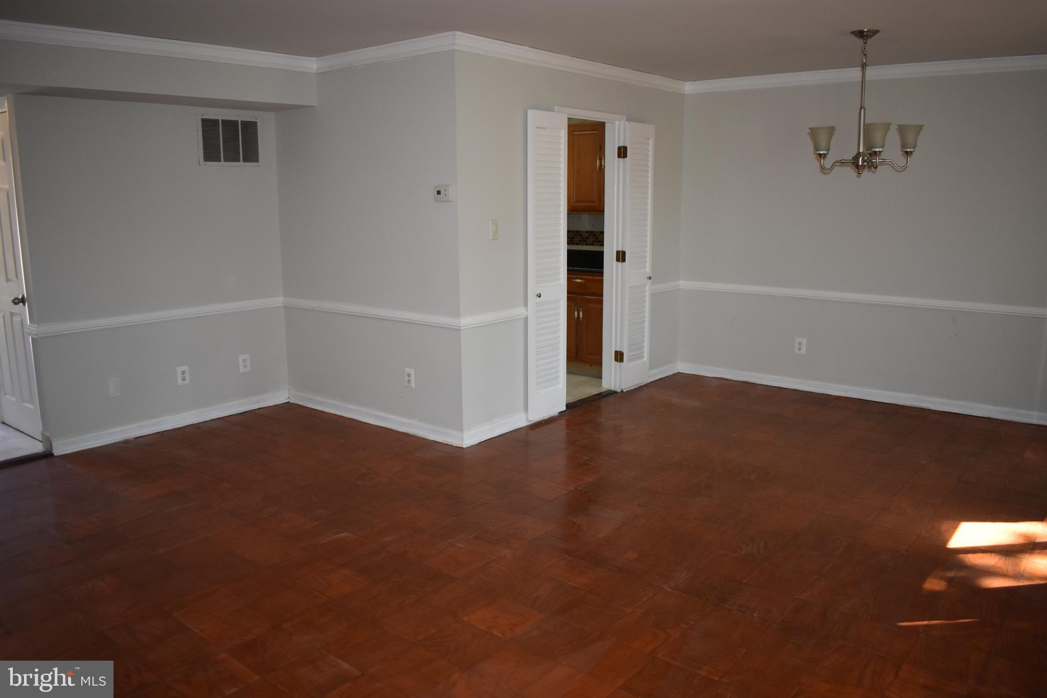 583 Summit Hall Road Gaithersburg, MD 20877 - Photo 12 of 52 Dining-Living area